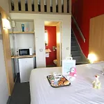 Hotel Kyriad Direct Poitiers - Gare Du Futuroscope