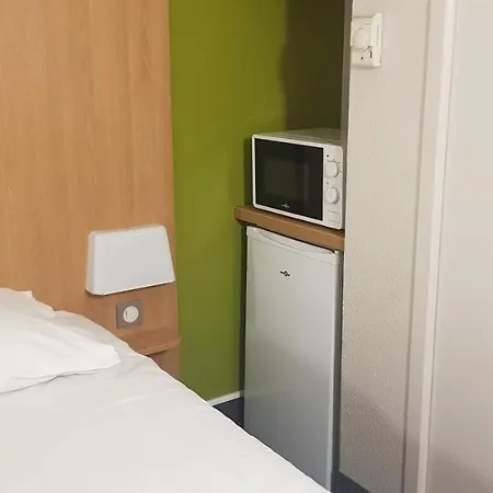 Hotel Kyriad Direct Poitiers - Gare Du Futuroscope 2*