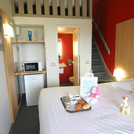 Hotel Kyriad Direct Poitiers - Gare Du Futuroscope