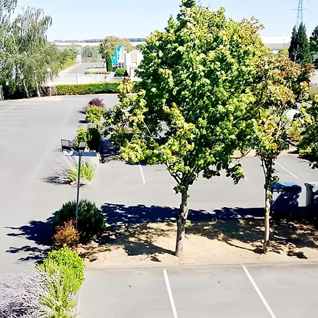 Kyriad Direct Poitiers - Gare Du Futuroscope 2*