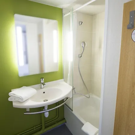 Kyriad Direct Poitiers - Gare Du Futuroscope 2*