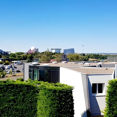 Kyriad Direct Poitiers - Gare Du Futuroscope Hotel 2*