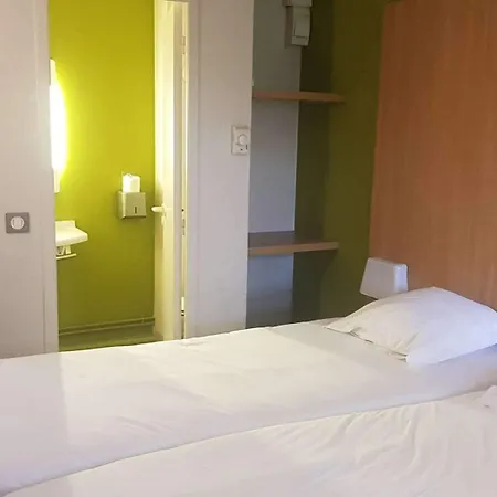 Kyriad Direct Poitiers - Gare Du Futuroscope Hotel 2*