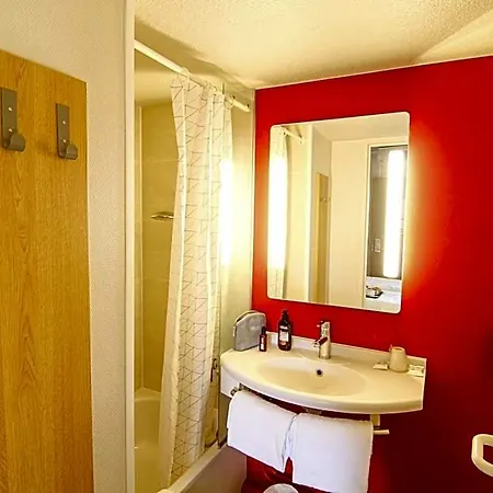 Hotel Kyriad Direct Poitiers - Gare Du Futuroscope