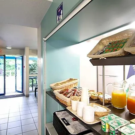 Kyriad Direct Poitiers - Gare Du Futuroscope Hotel 2*
