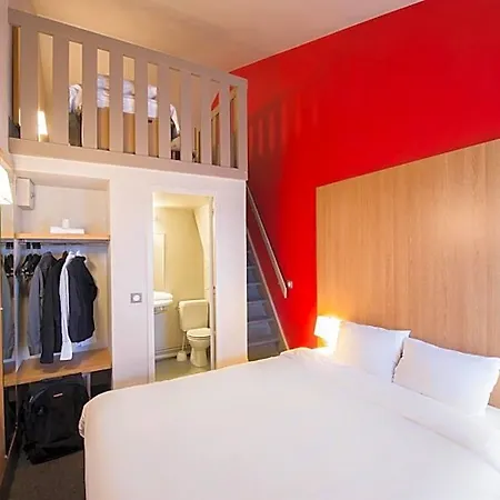 Kyriad Direct Poitiers - Gare Du Futuroscope Hotel