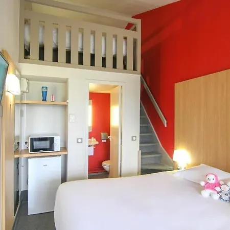 Kyriad Direct Poitiers - Gare Du Futuroscope Hotel