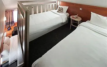 Kyriad Direct Poitiers - Gare Du Futuroscope Hotel 2*