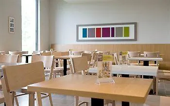 Kyriad Direct Poitiers - Gare Du Futuroscope Hotel