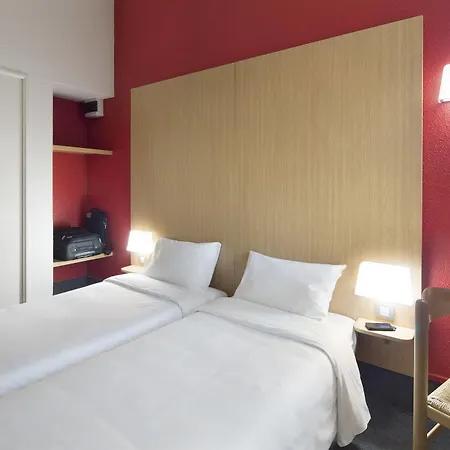 Kyriad Direct Poitiers - Gare Du Futuroscope