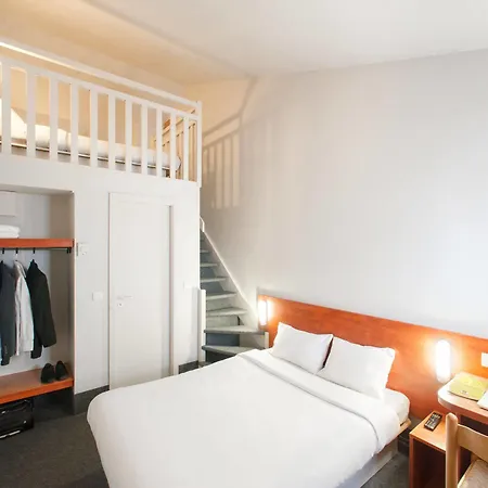 Kyriad Direct Poitiers - Gare Du Futuroscope 2*