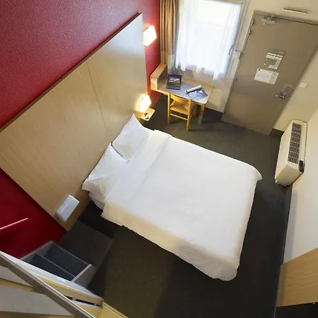 Kyriad Direct Poitiers - Gare Du Futuroscope Hotel