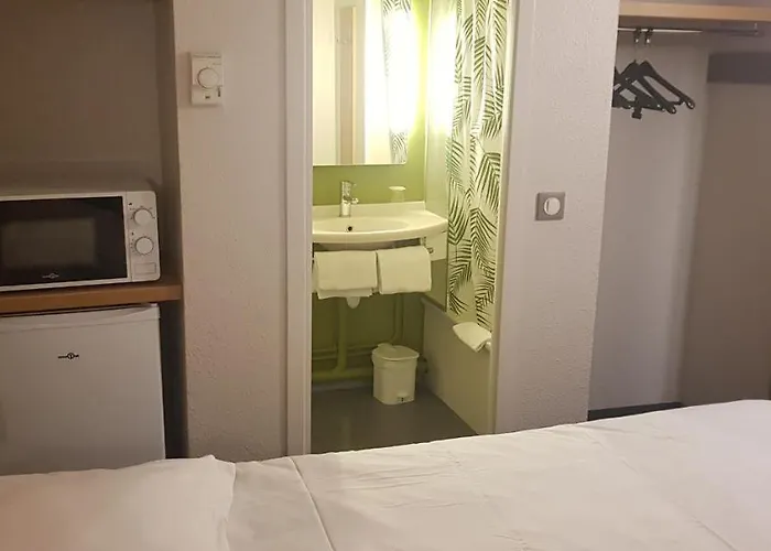 Kyriad Direct Poitiers - Gare Du Futuroscope 2*