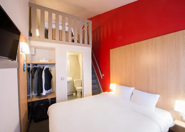 Kyriad Direct Poitiers - Gare Du Futuroscope Hotel 2*