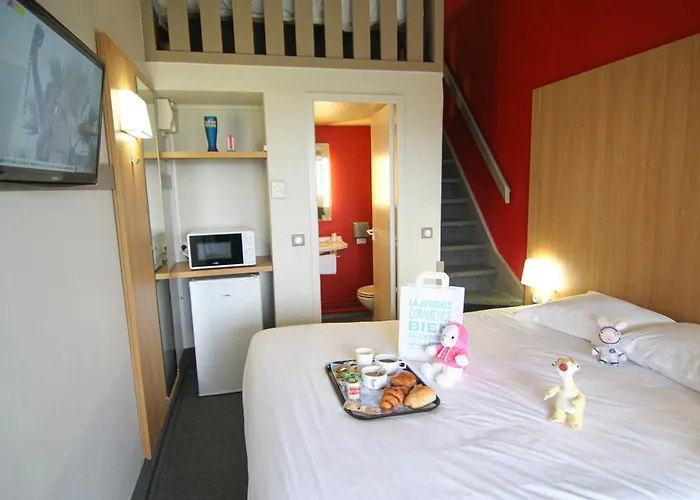 Hotel Kyriad Direct Poitiers - Gare Du Futuroscope