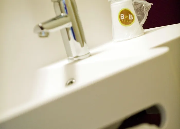 Kyriad Direct Poitiers - Gare Du Futuroscope