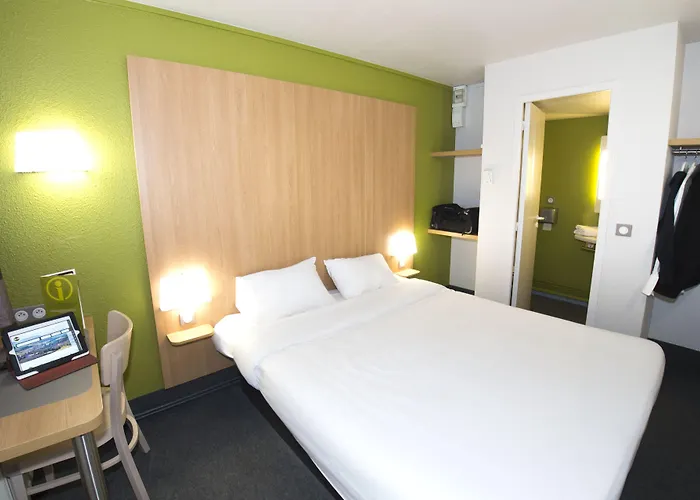 Kyriad Direct Poitiers - Gare Du Futuroscope