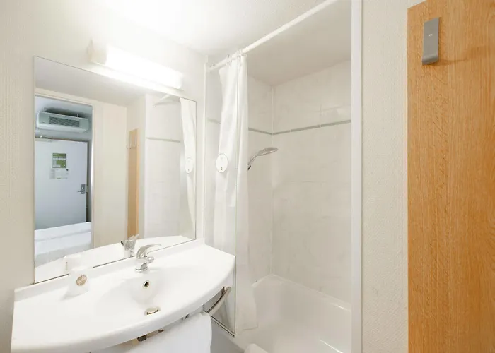 Kyriad Direct Poitiers - Gare Du Futuroscope Hotel Chasseneuil-du-Poitou