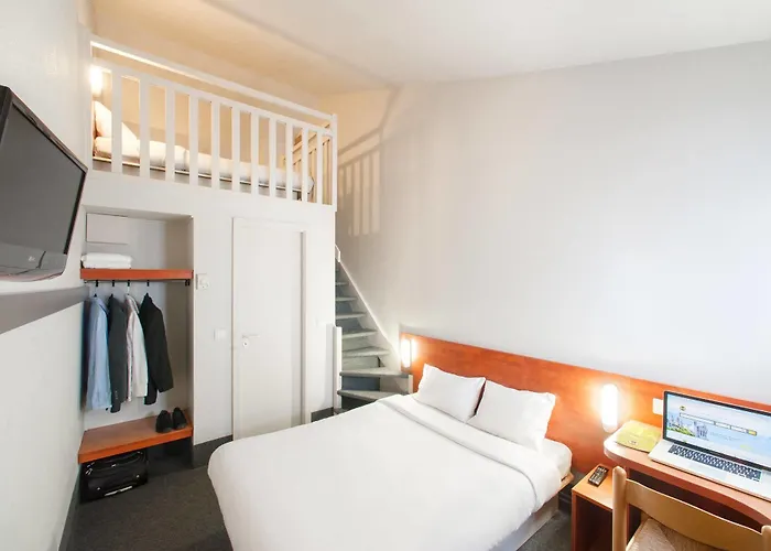 Kyriad Direct Poitiers - Gare Du Futuroscope 2*