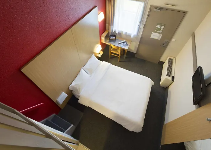 Kyriad Direct Poitiers - Gare Du Futuroscope Hotel