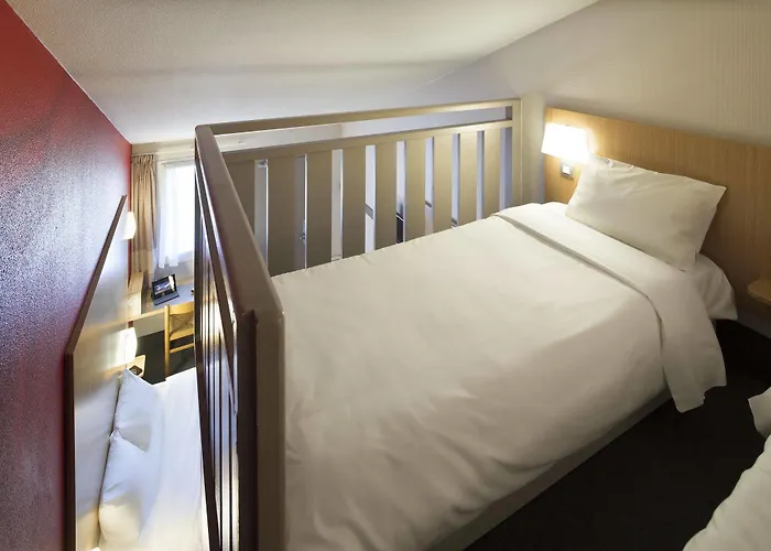 Kyriad Direct Poitiers - Gare Du Futuroscope